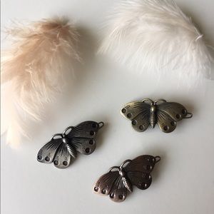 4/$15 Earthbound Metal Butterfly Small Hair Clips Set 🦋